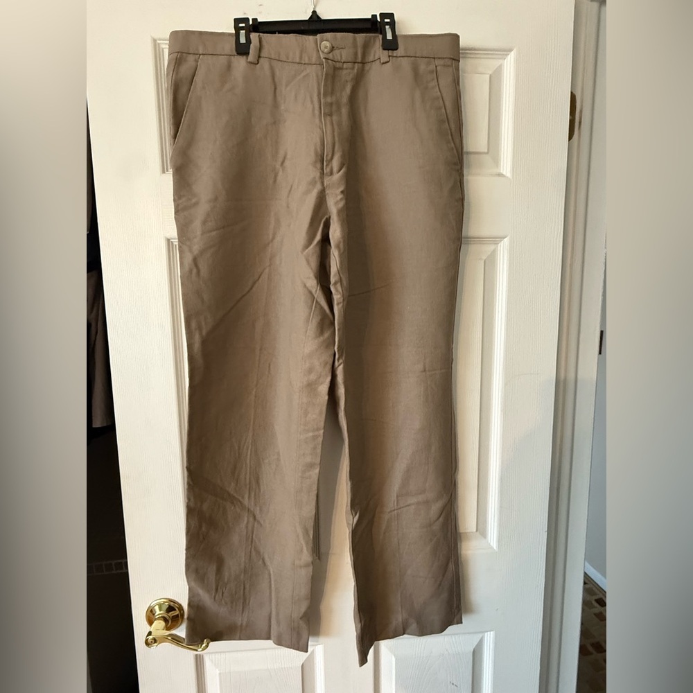 Dockers Men's Khaki Chinos